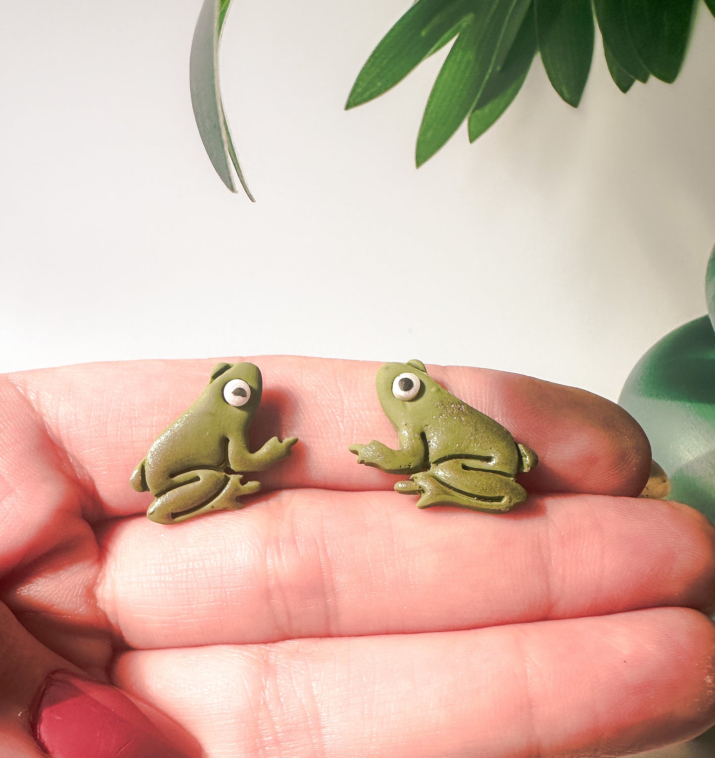 Enchanted Froggy Chorus Stud Earrings