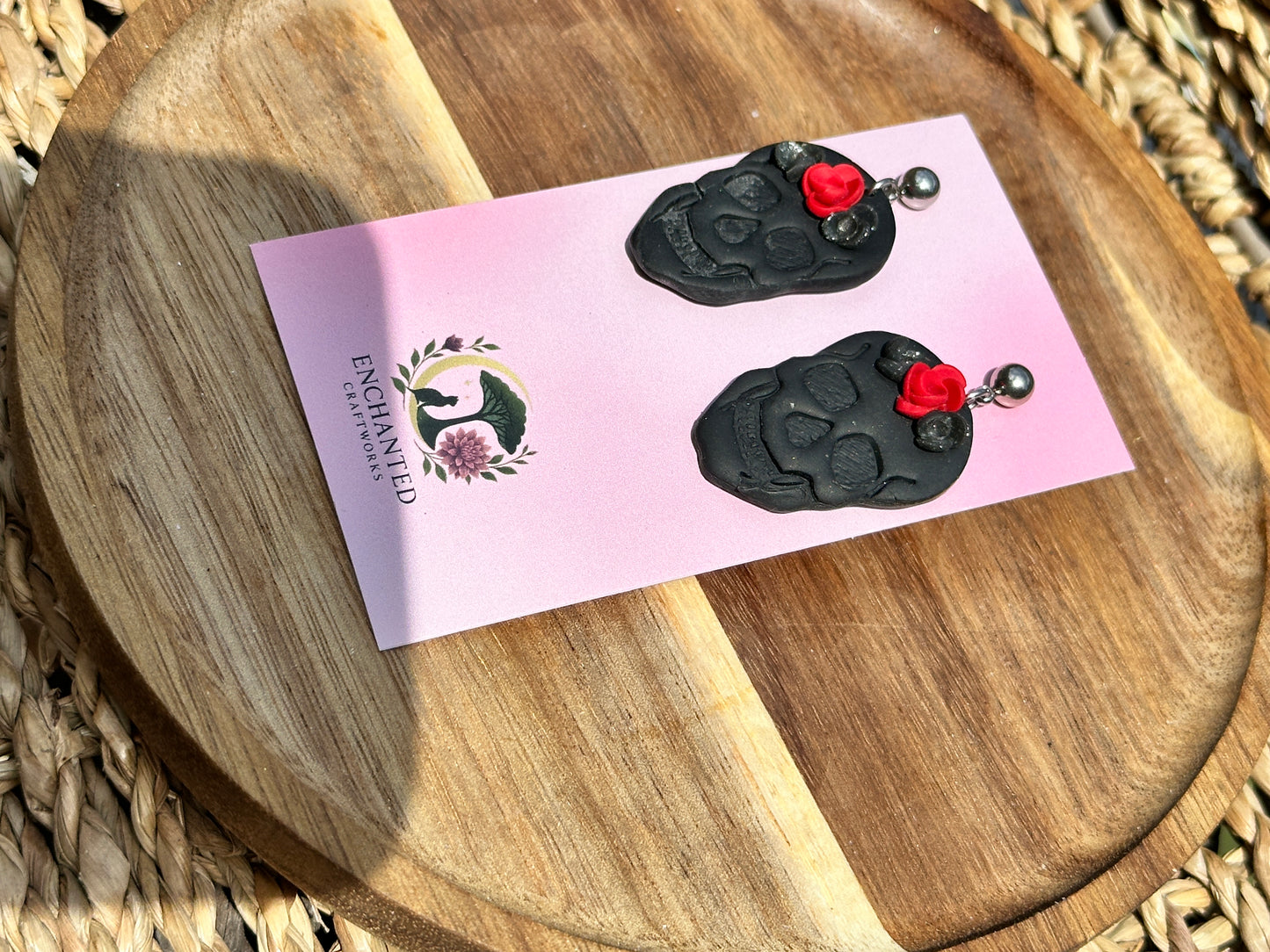Enchanted Black Skull & Rose Earrings – Handmade Polymer Clay Jewelry, Gothic Statement Earrings, Spooky Halloween Earrings, Día de los Muertos Jewelry