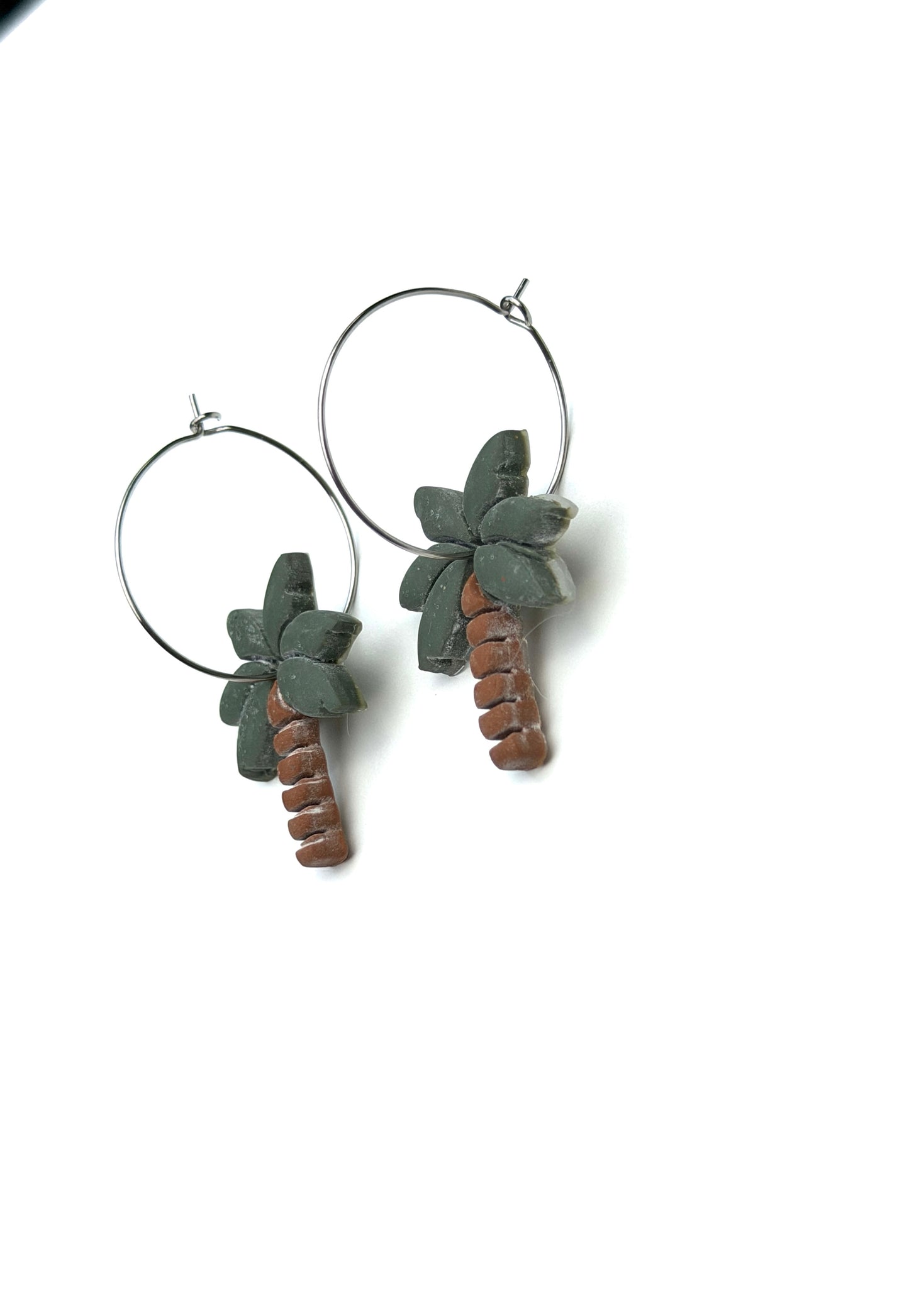Enchanted Island Palm Hoops