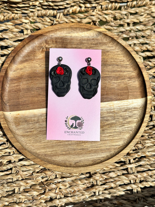 Enchanted Black Skull & Rose Earrings – Handmade Polymer Clay Jewelry, Gothic Statement Earrings, Spooky Halloween Earrings, Día de los Muertos Jewelry