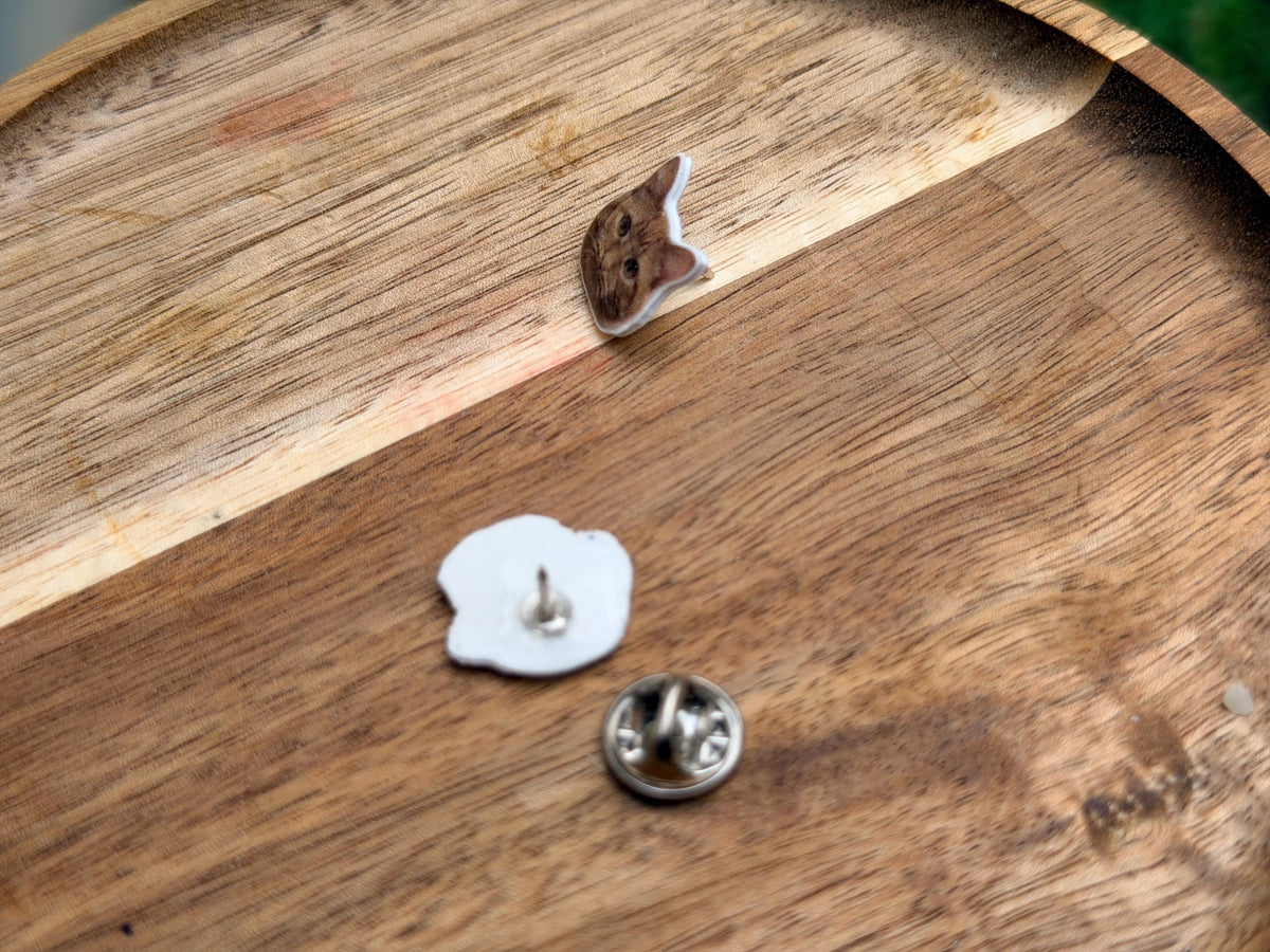 Custom Pet Photo Pin detail